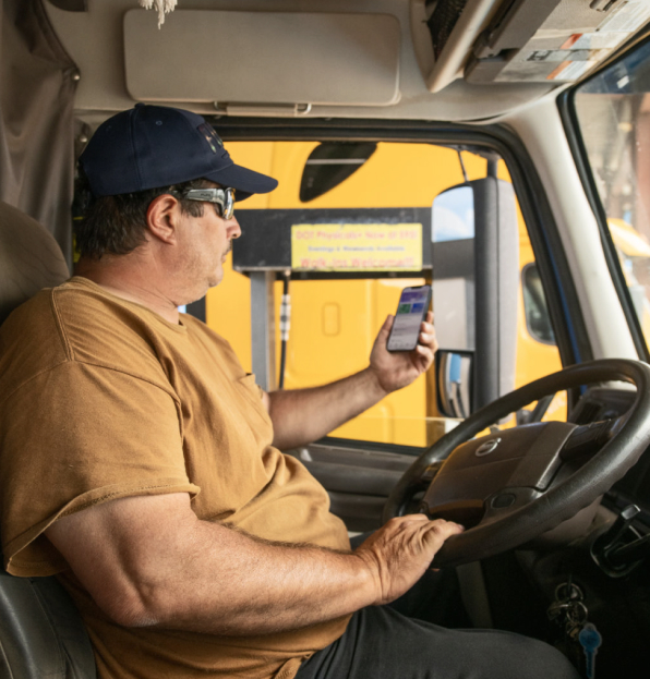 Hello, Setting up Relay was so easy, and it works seamlessly with my mobile TMS. Once I get an invoice with proof of delivery from a carrier, I just log into the TMS — and with a few taps, I can mark a job complete and set it for payment on the terms we’ve agreed. 